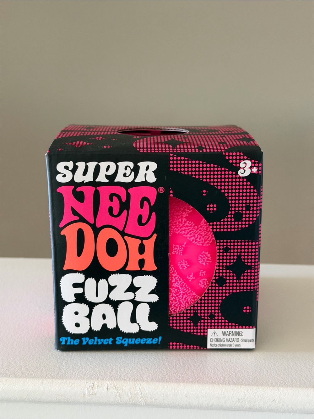 Super NeeDoh Fuzz Ball - Bright Pink Velvet Squeeze